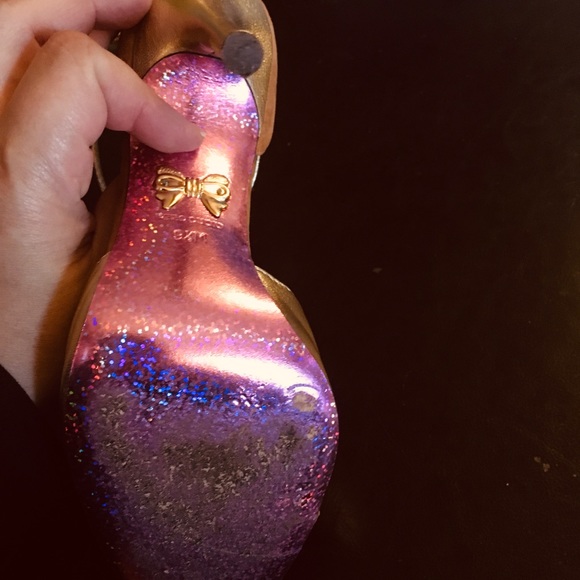 Betsey Johnson - Picture 6 of 6